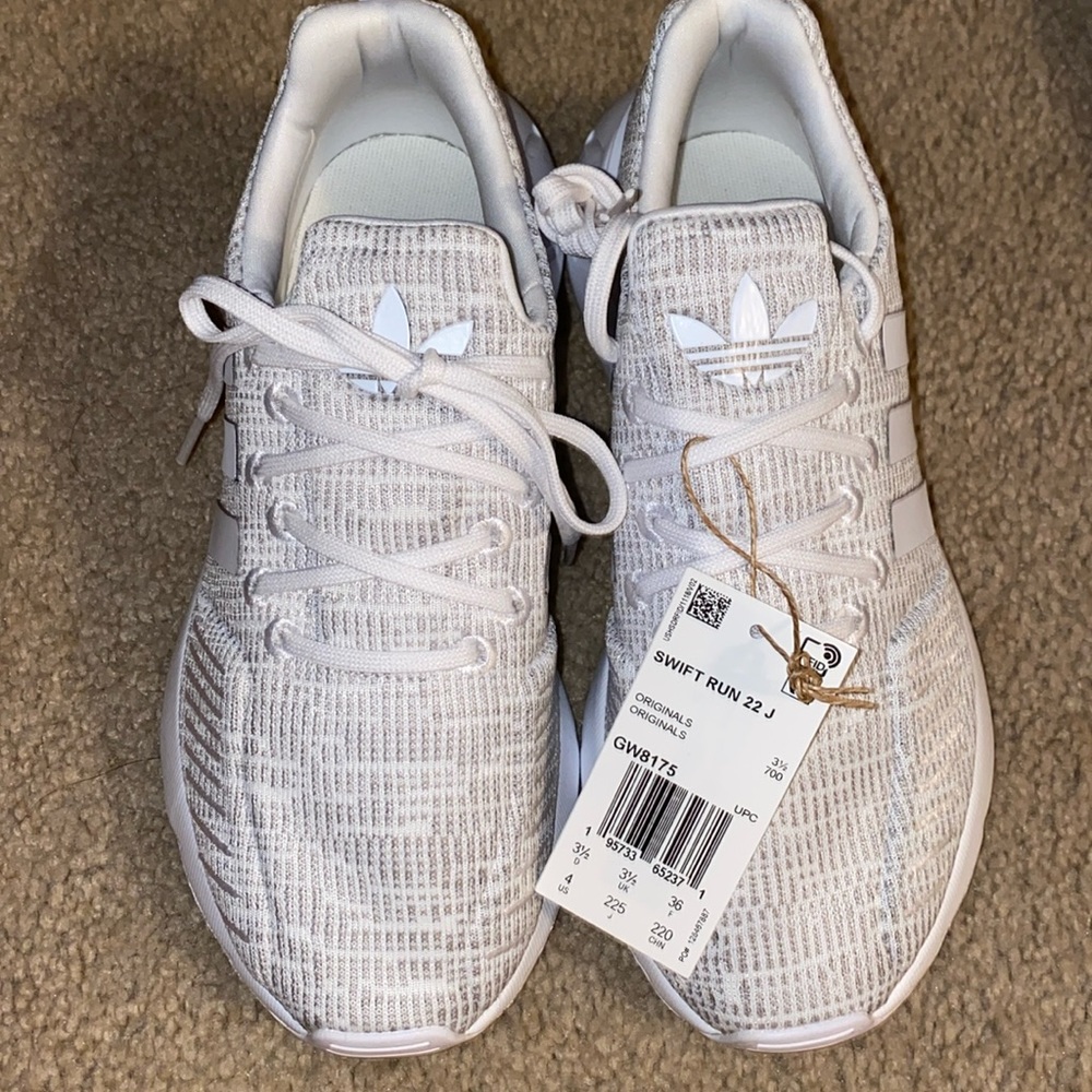 Adidas swift run sneakers